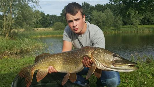 Dylan met een Snoek van 103 cm